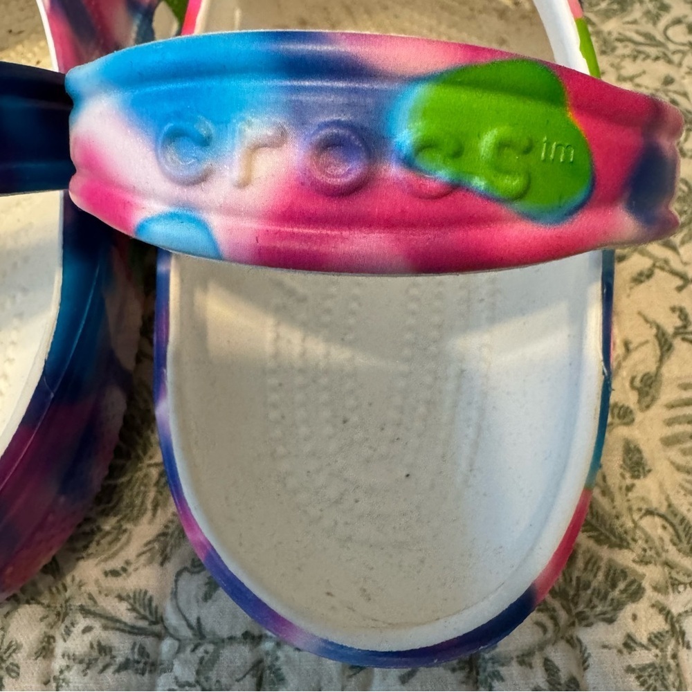 Croc’s solar rainbow tie dye clogs - Picture 7 of 13